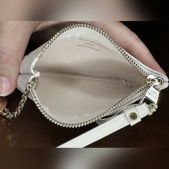 Louis Vuitton Key Pouch - Picture 8 of 10